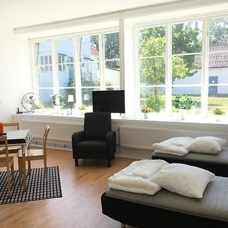Bla Flagg Apartment Kopingsvik Bagian luar foto